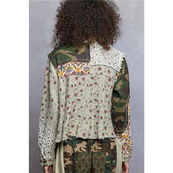 POL Floral Printed French Terry Jacket with Crochet Contrast - Picture 4 of 5